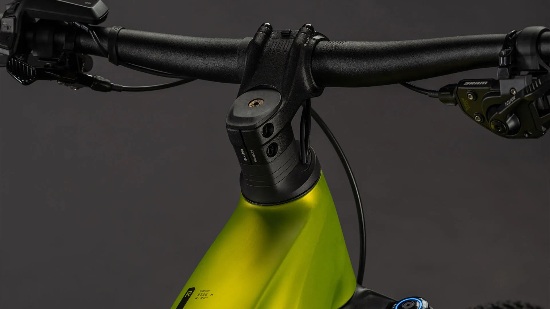 Cube Reaction Hybrid Race 800 lizard´n´black Trapeze 2026