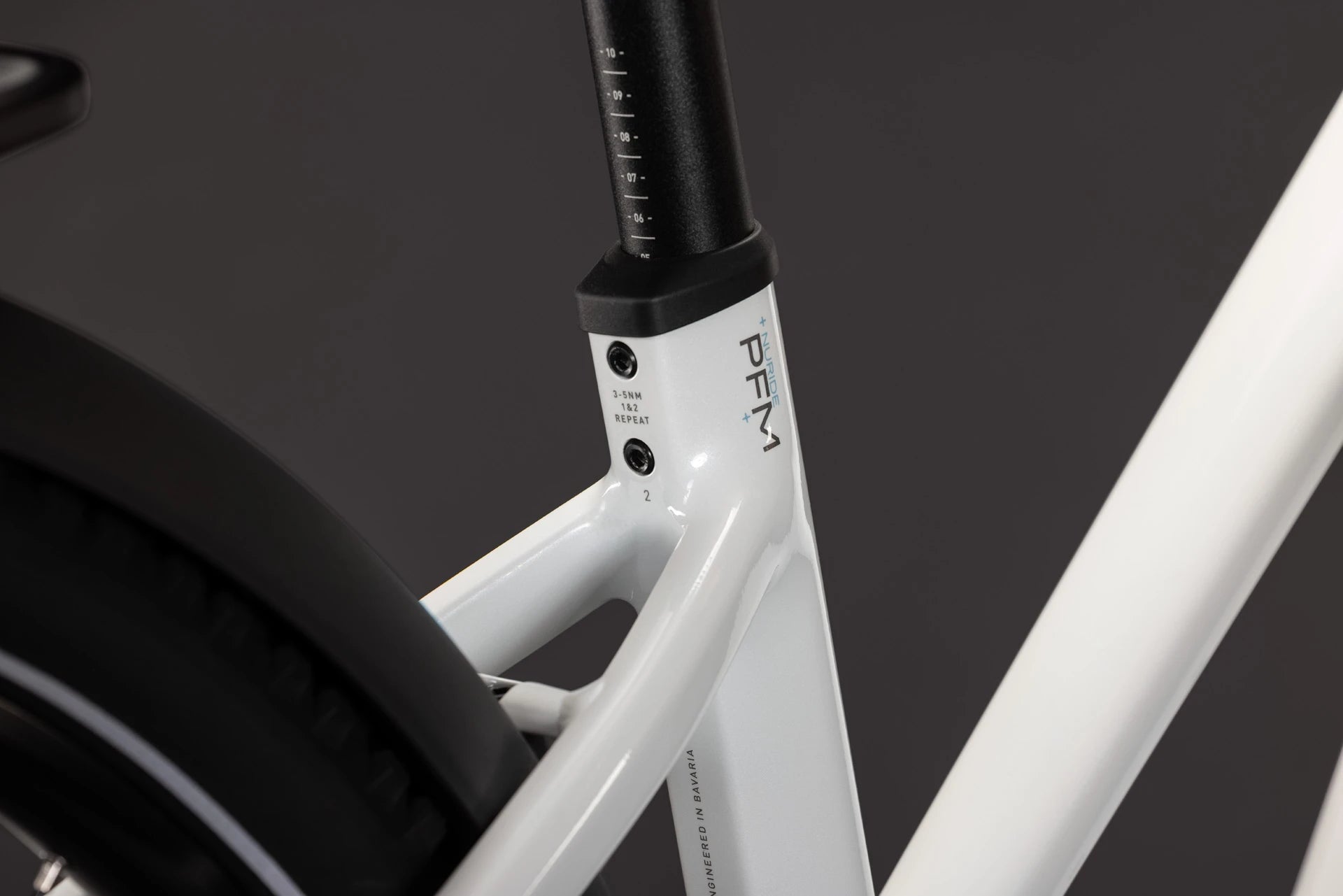 Cube Nuride Hybrid Performance 720 metallicwhite´n´grey Trapeze 2027