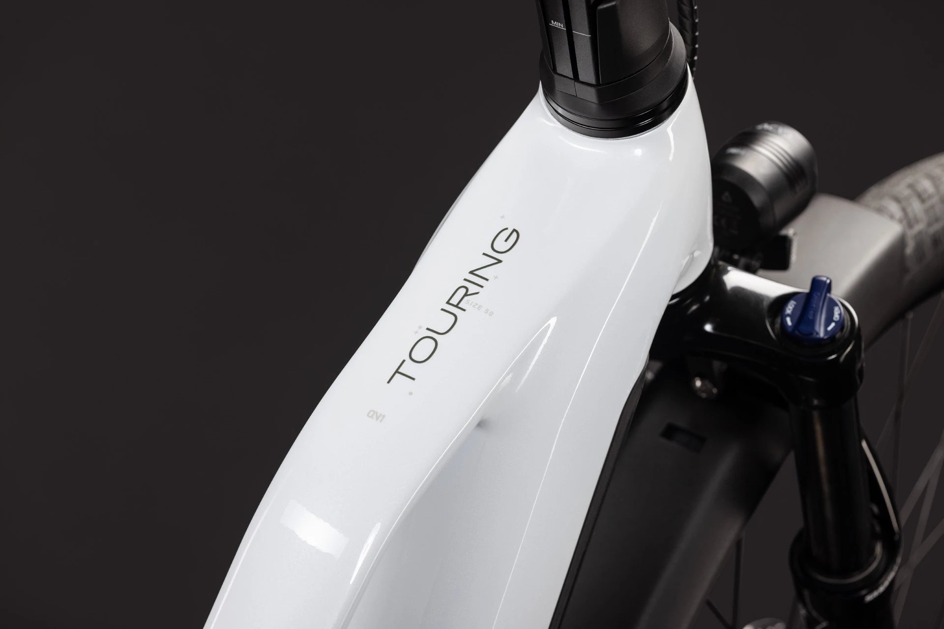 Cube Touring Hybrid ONE 600 metallicwhite´n´chrome Trapeze 2027