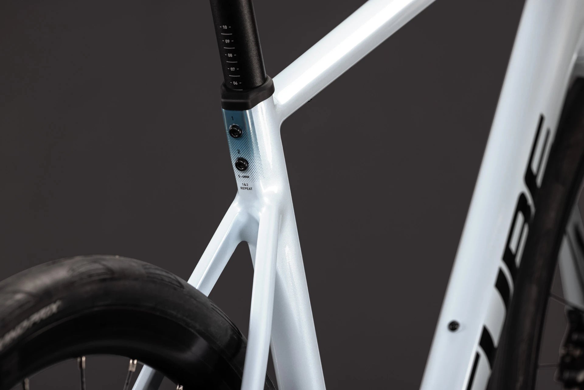 Cube Attain Race glacier´n´black 2027