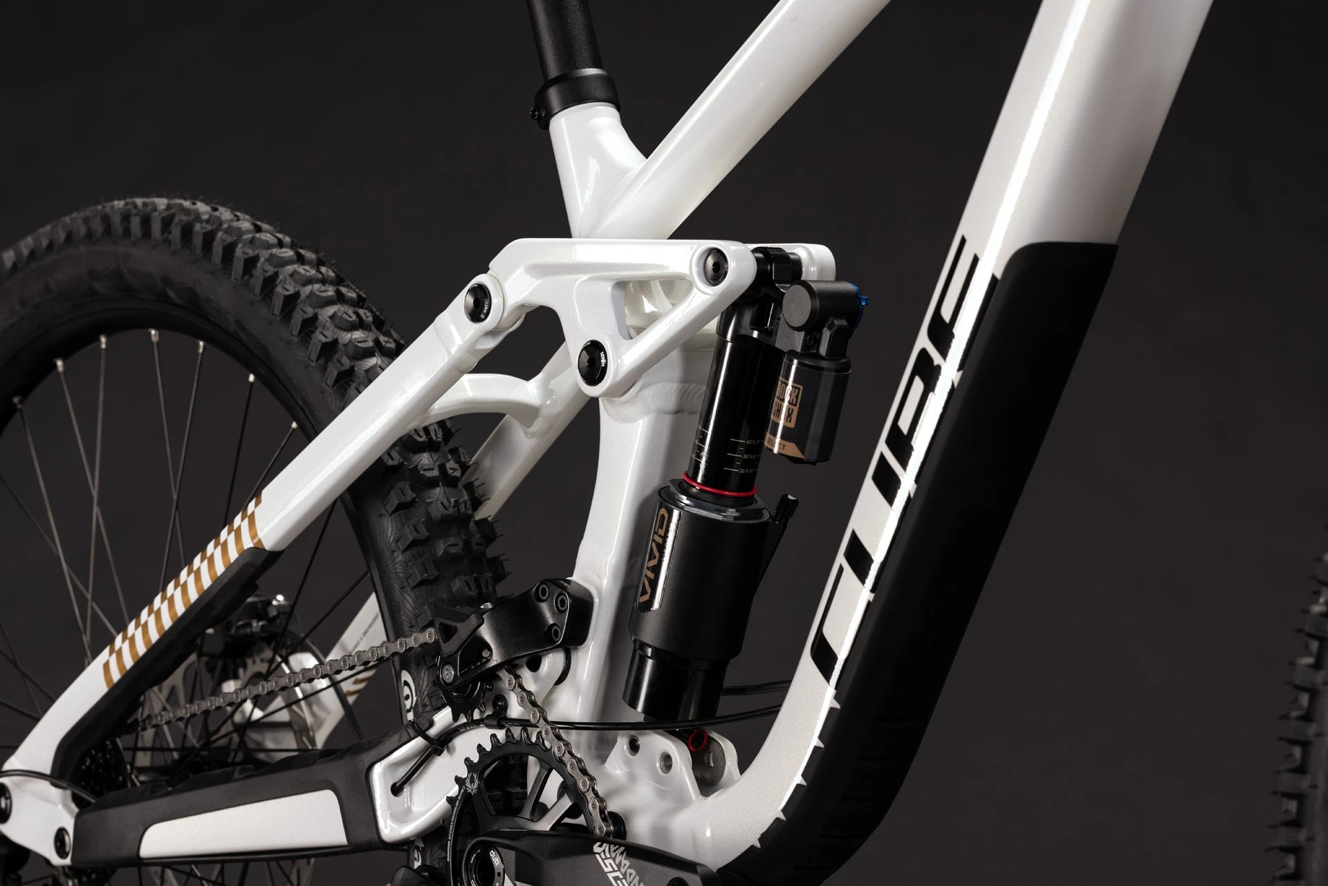 Cube Two15 Race powdergold´n´black 2027