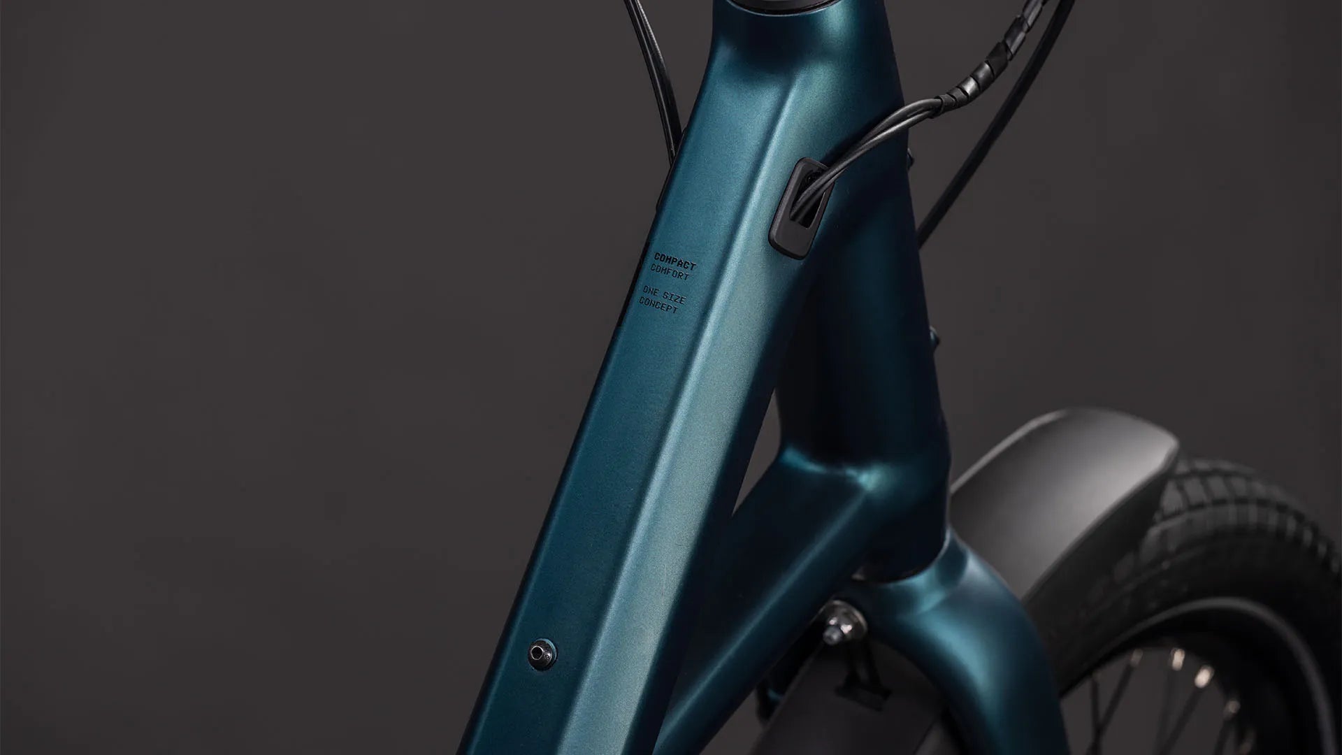Cube Compact Hybrid 545 royalgreen´n´black 2026