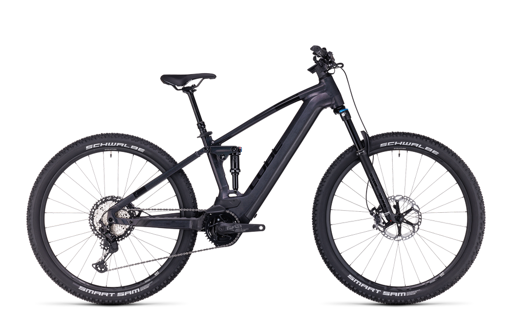 Cube Stereo Hybrid 120 E-Mountainbike in Schwarz, vollgefedert mit Schwalbe-Reifen, ideal für Offroad-Abenteuer.