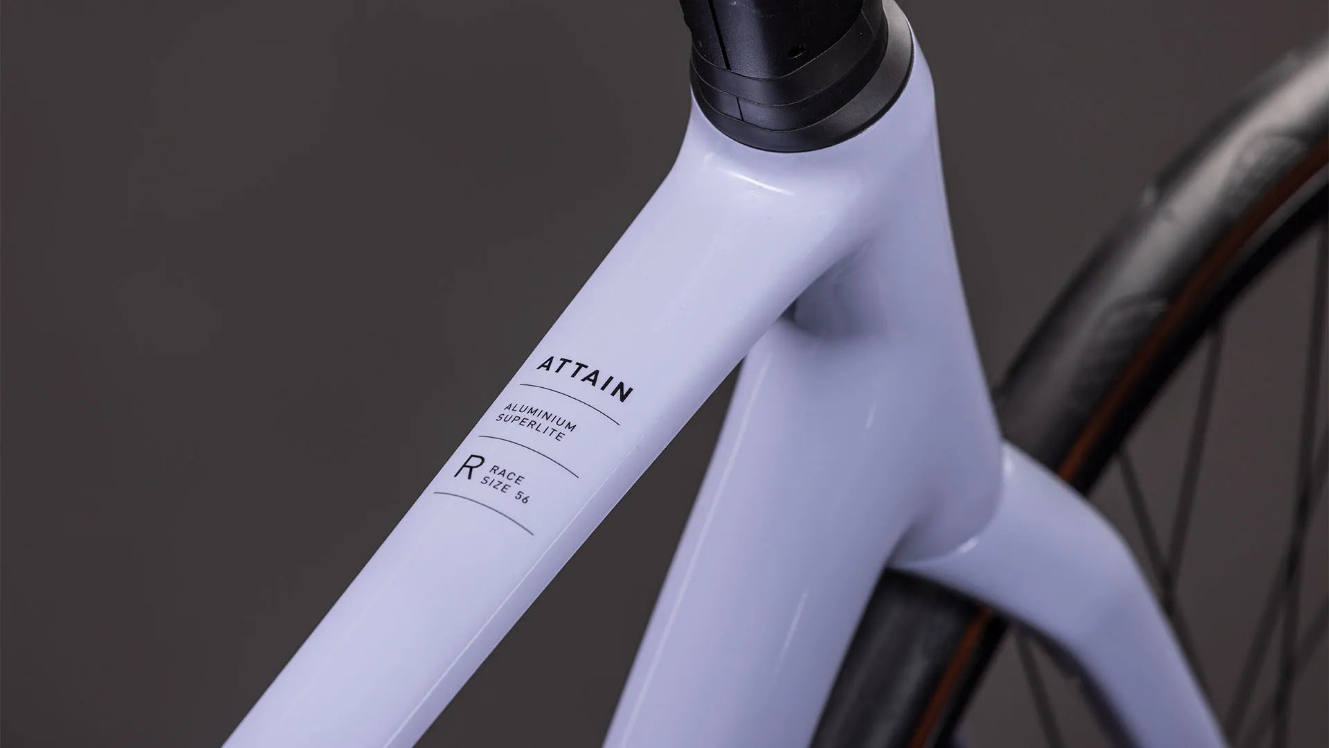 Cube Attain Race cyclamen´n´black 2026