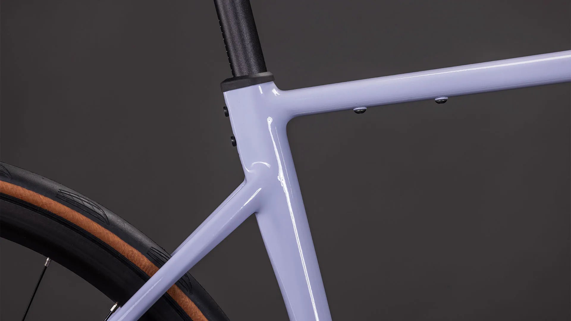 Cube Attain Race cyclamen´n´black 2026