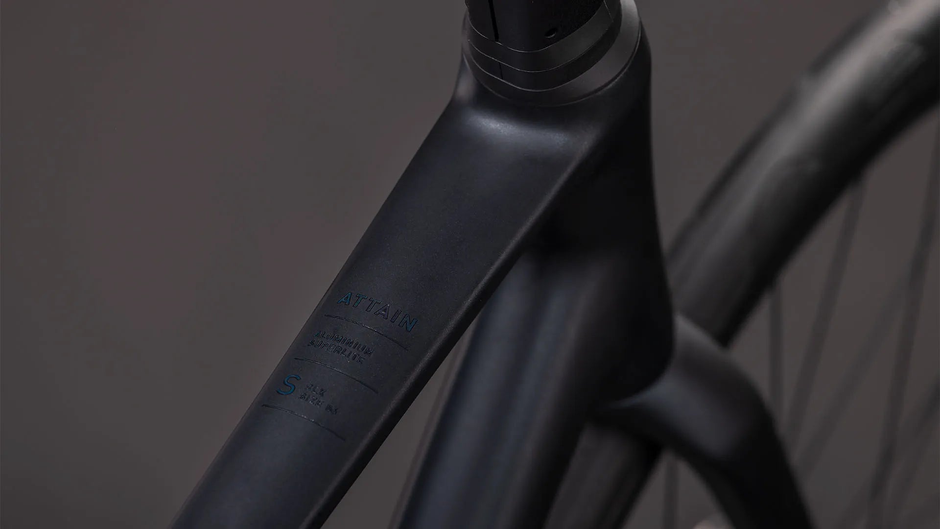 Cube Attain SLX coal ´n´ prism 2026