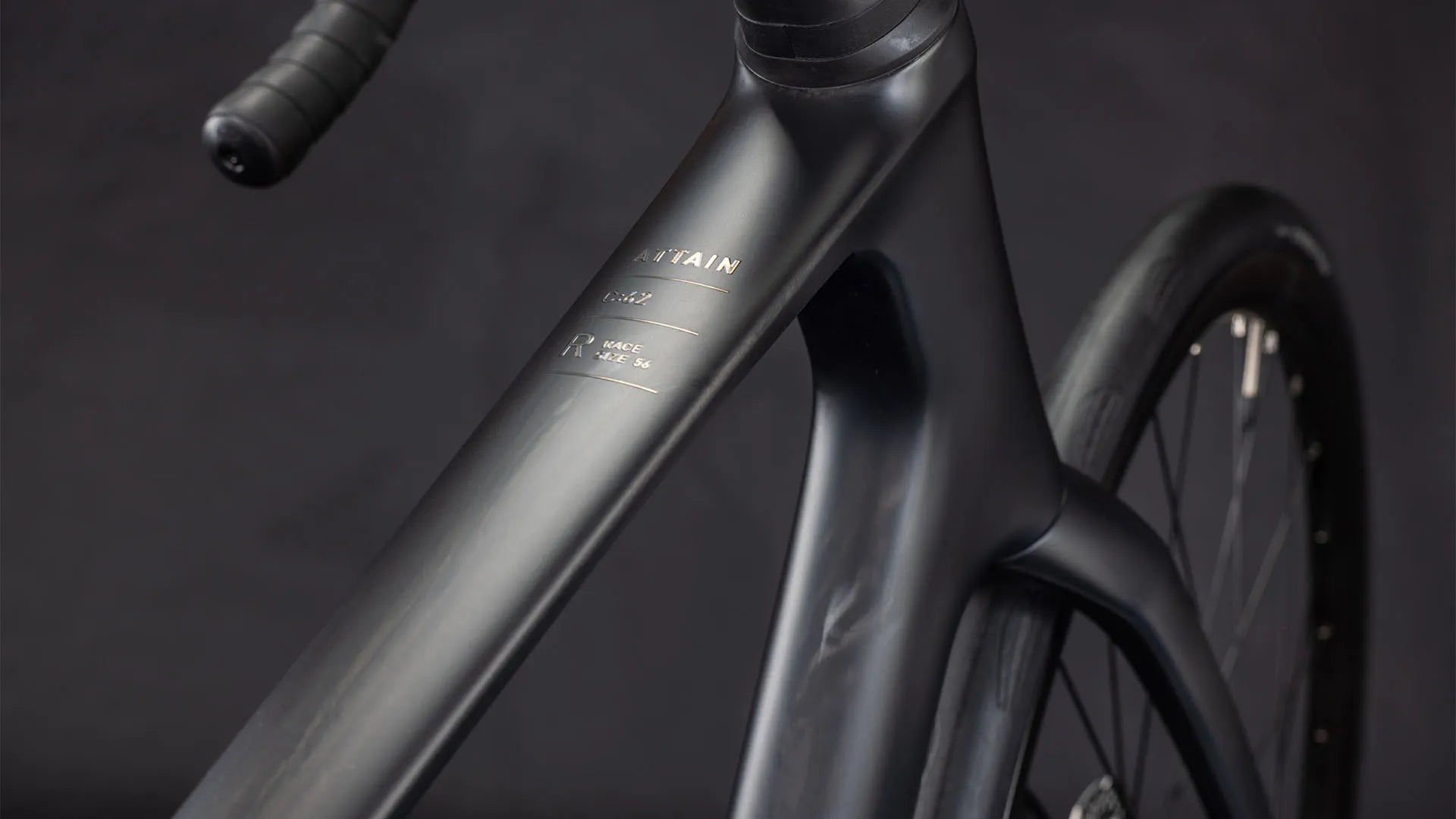 Cube Attain C:62 Race blackline 2026