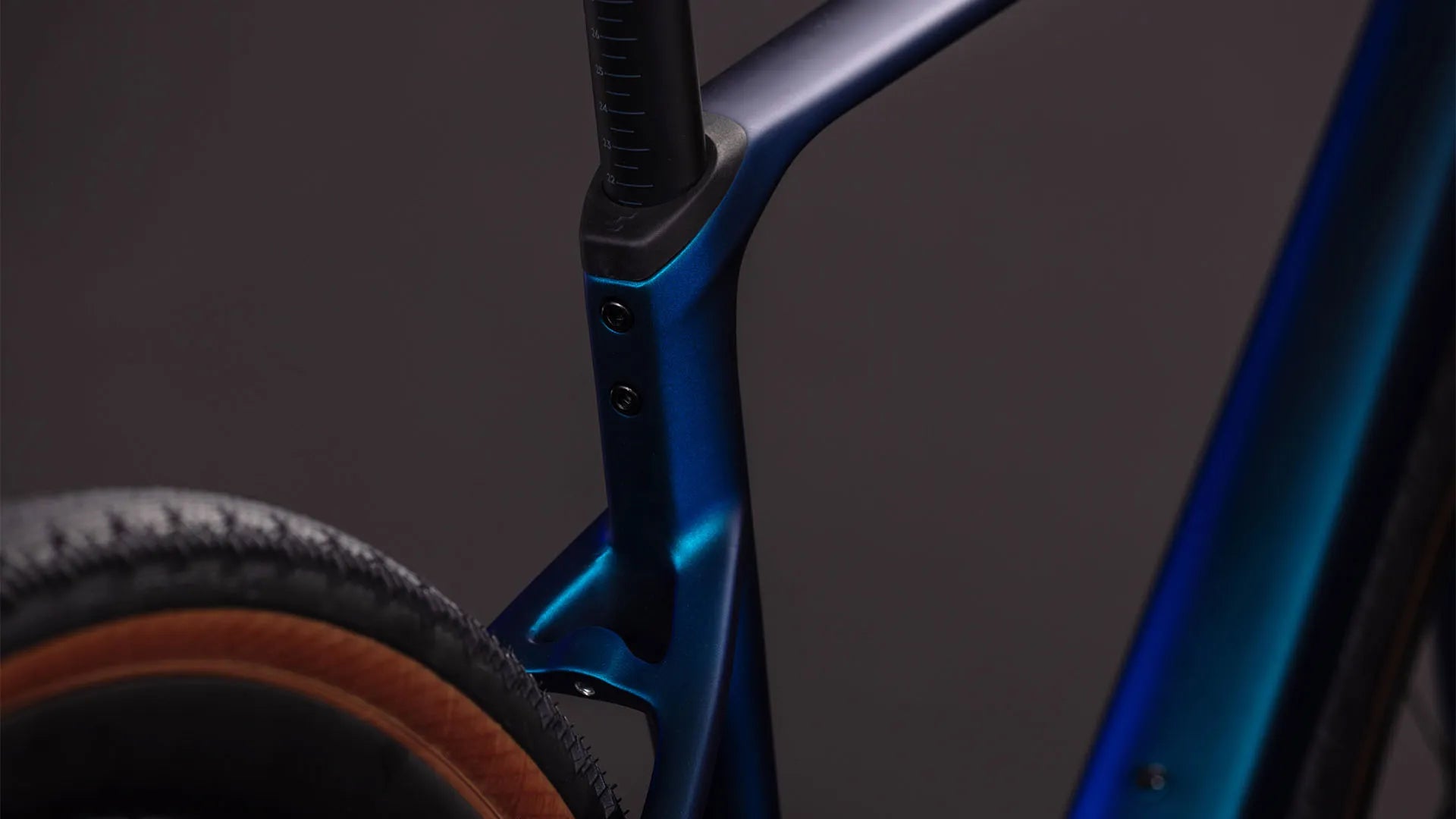 Cube Nuroad C:62 Race nebula´n´blue 2026