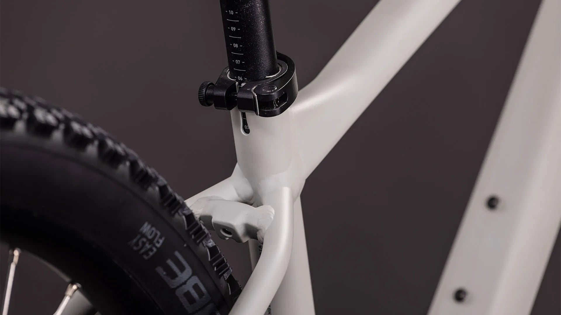 Cube Aim Pro greige´n´titan 2026