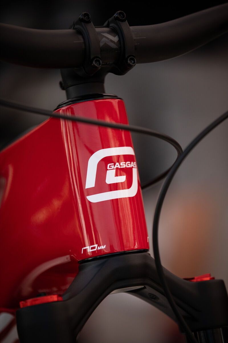 GASGAS ECC 5 Jet Black/Sangria Red