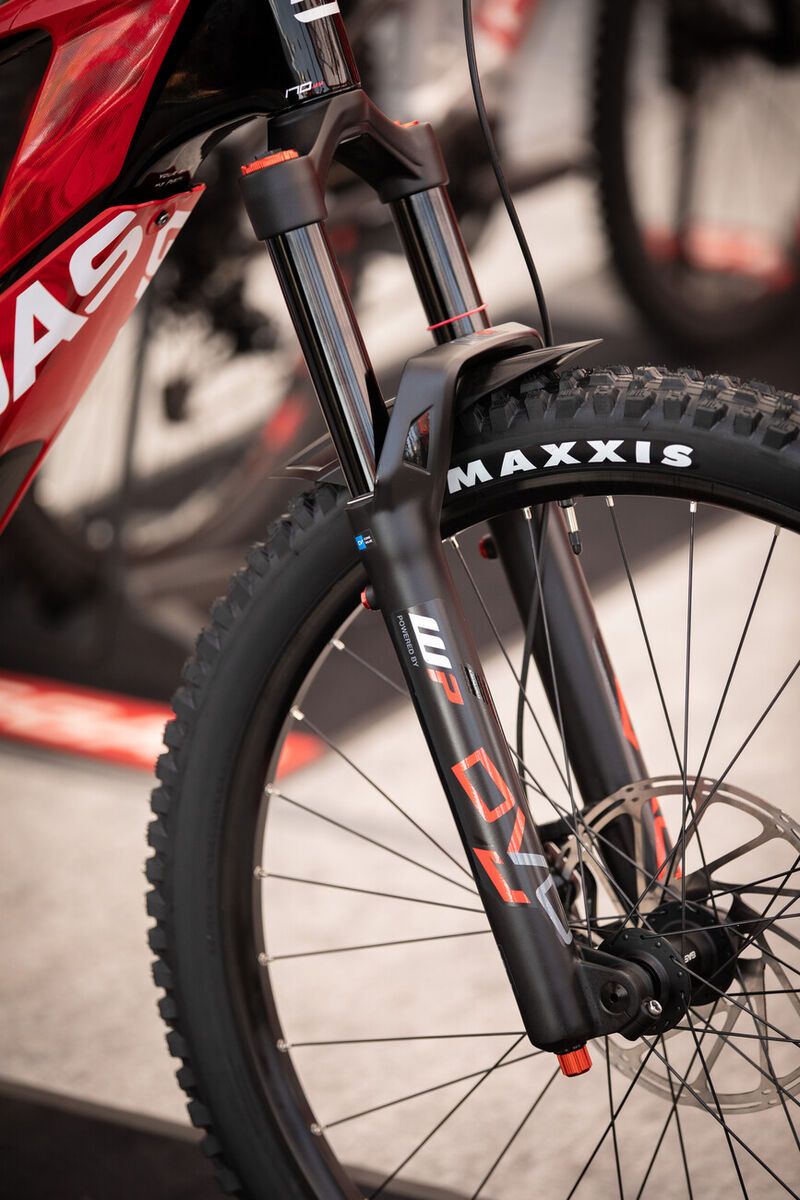 GASGAS ECC 5 Jet Black/Sangria Red