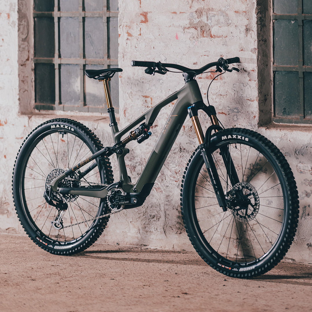 Hochwertiges Cube AMS Hybrid One44 Mountainbike in modernem Design, ideal für anspruchsvolle Offroad-Abenteuer.