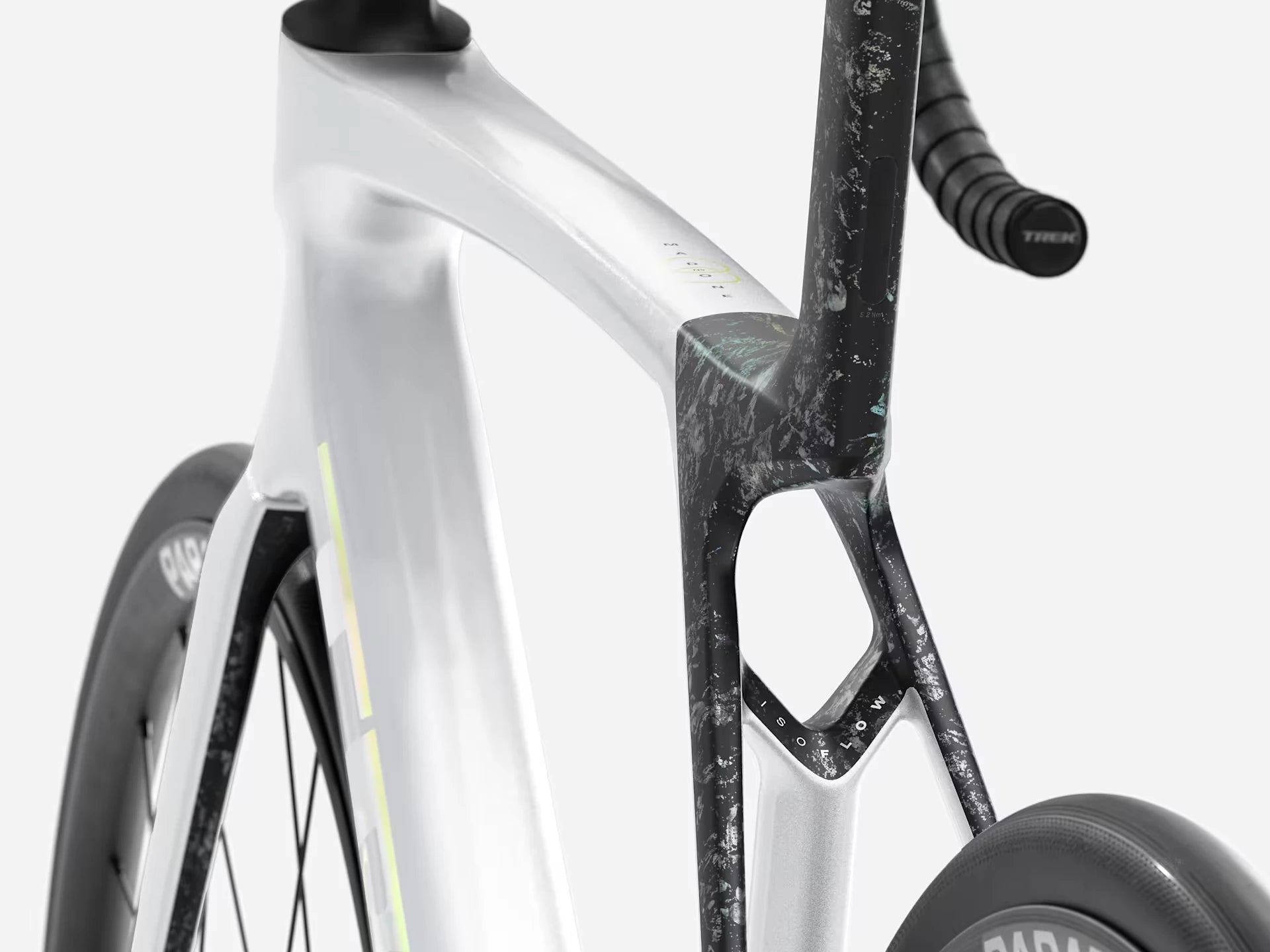 Trek Madone SL 5 Gen 8 Crystal White/Deep Smoke 2026