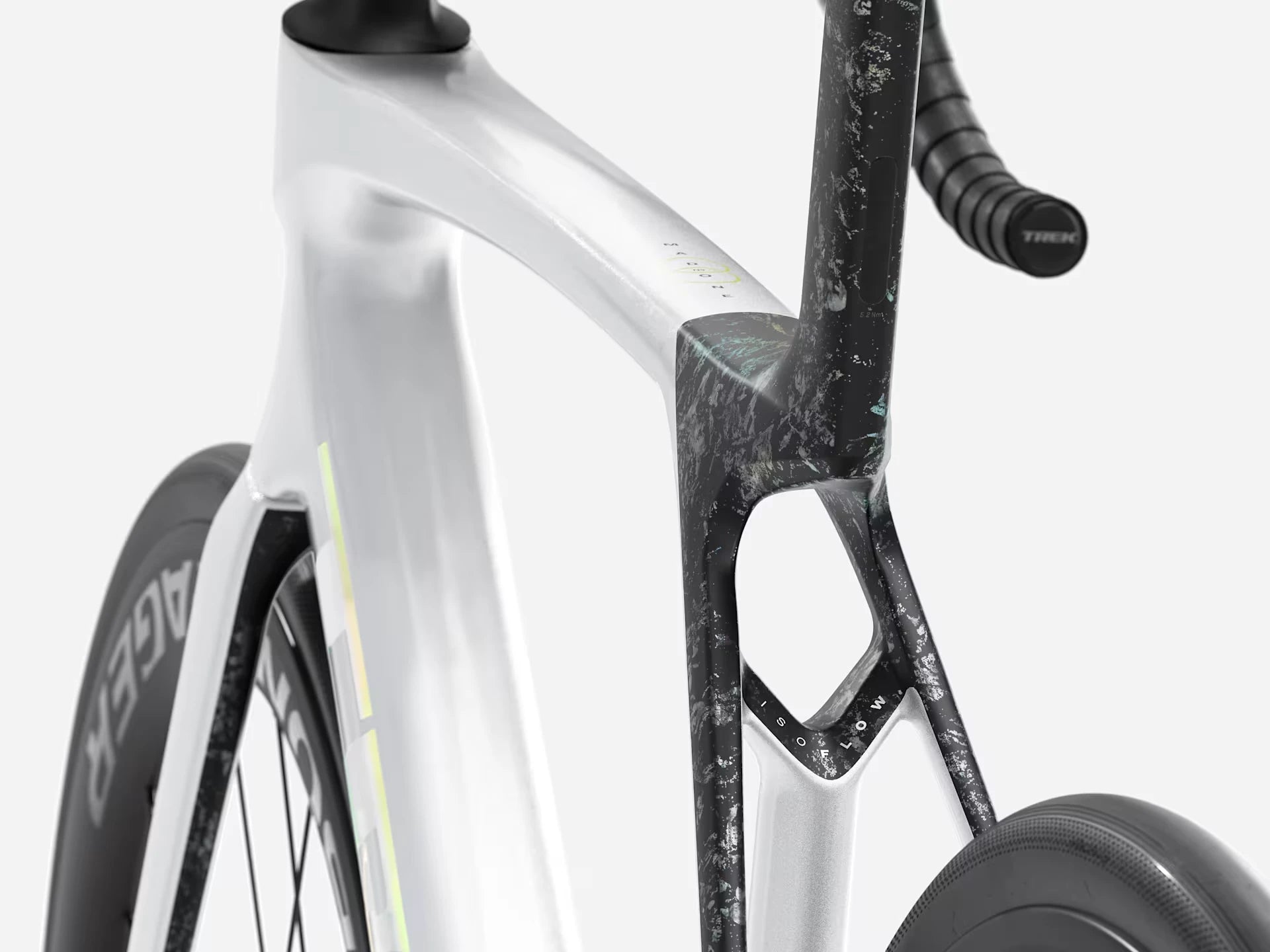 Trek Madone SL 6 AXS Gen 8 Crystal White/Smoke 2026