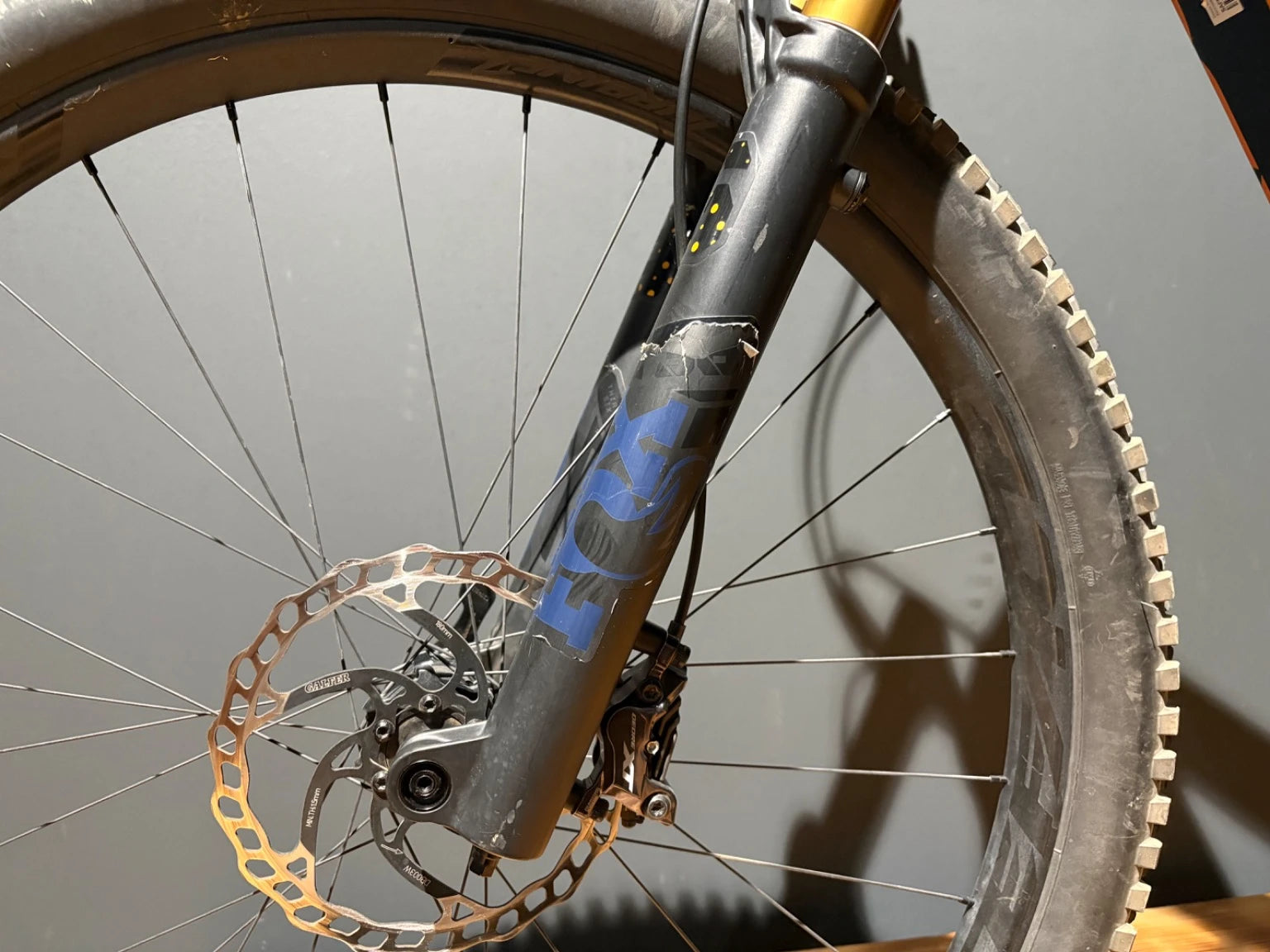 Orbea Rise M10 Coal Blue - Red Gold | Gebrauchtrad | M - Liquid-Life