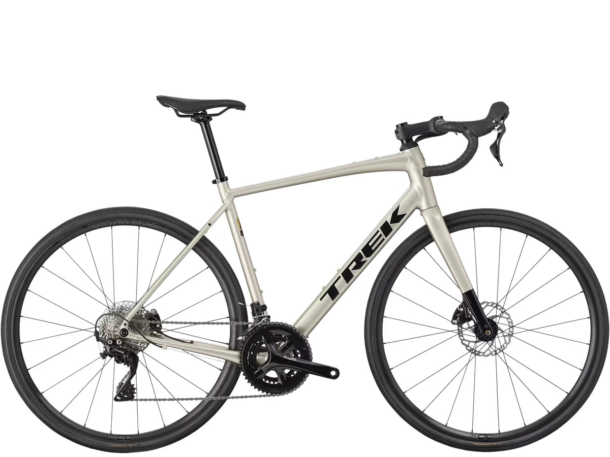 trek rennrad größentabelle Domane AL 4 Gen 4 Gloss Supernova 2027 kaufen Farbe:Weiß-Schwarz Metal Gear Solid - disc bike