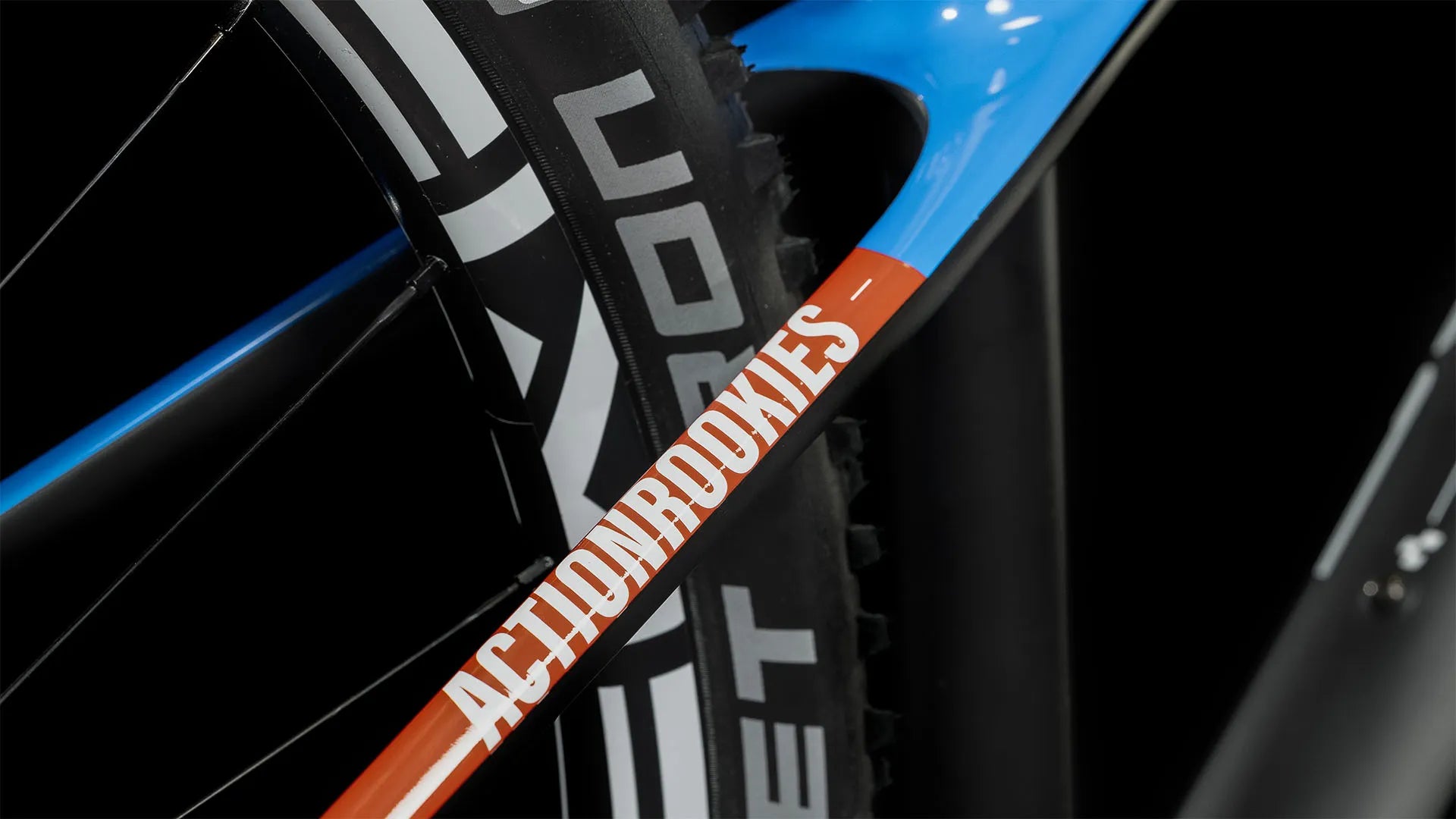 Cube Elite 240 C:62 Pro carbon´n´blue´n´red 2026