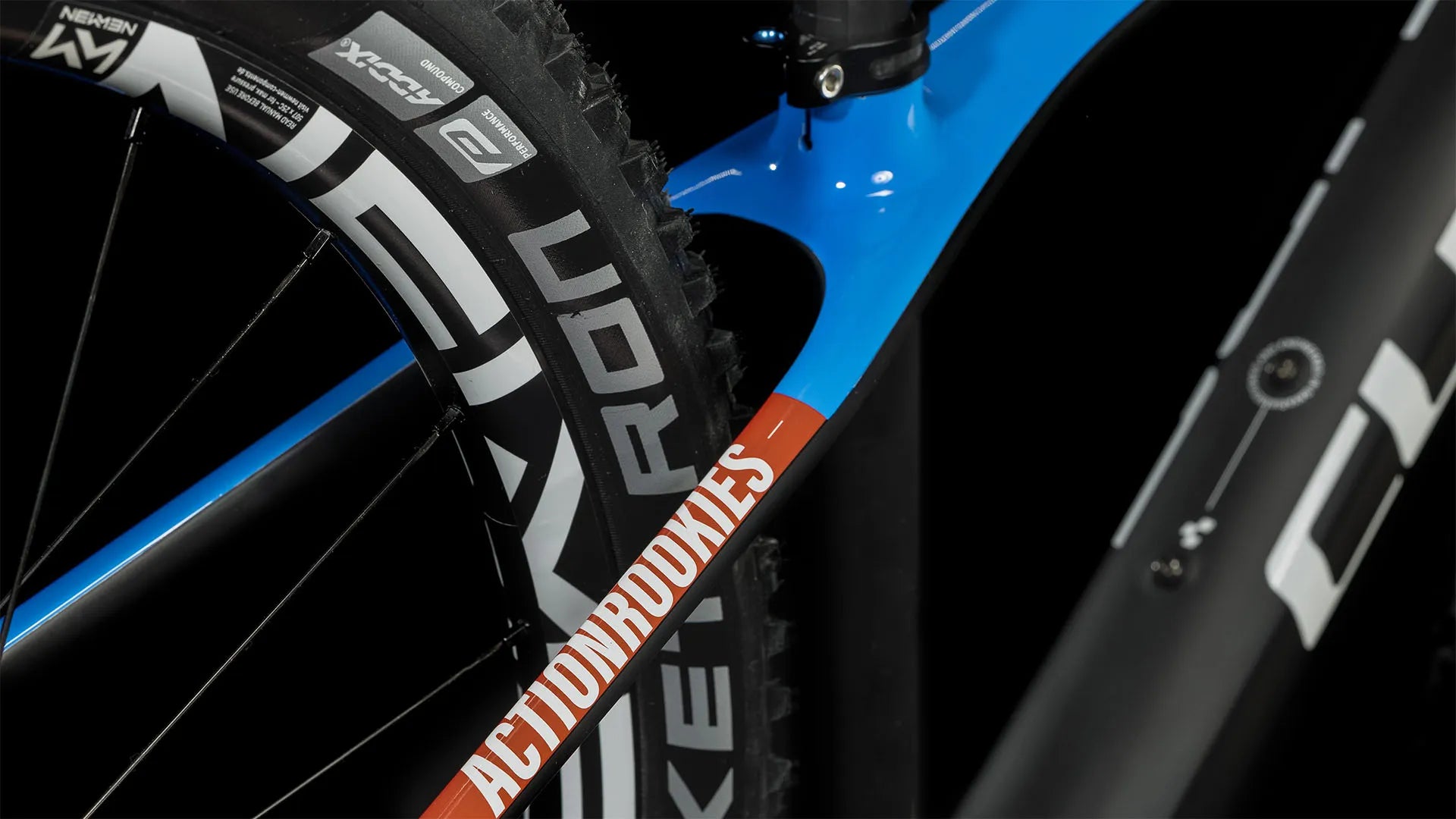 Cube Elite 240 C:62 SLX carbon´n´blue´n´red 2026