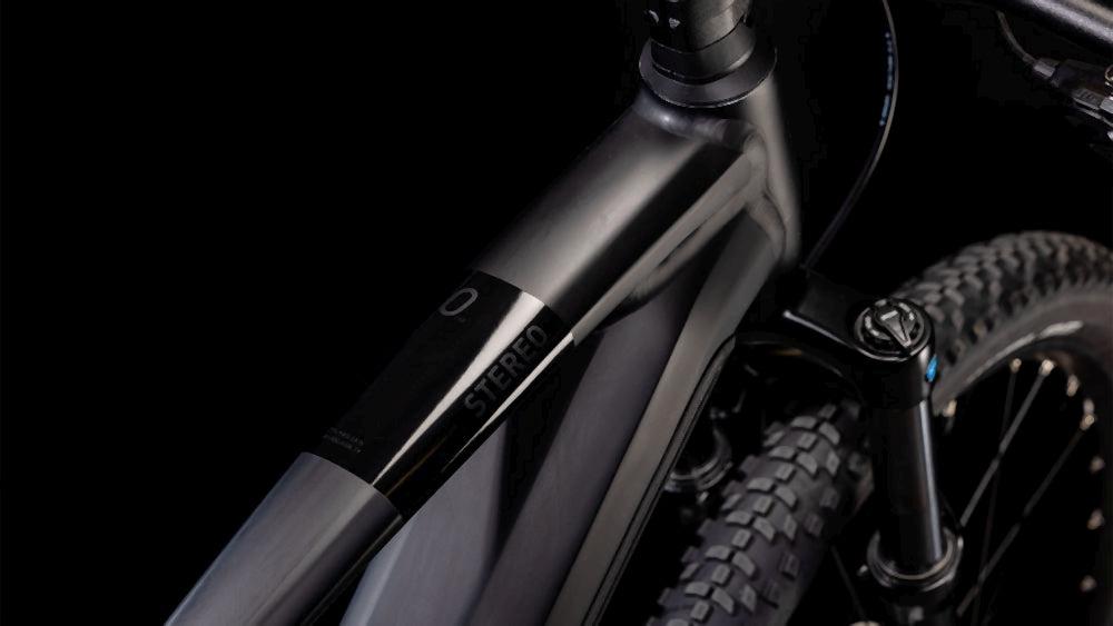 Cube Stereo Hybrid 120 ONE 625 black´n´black