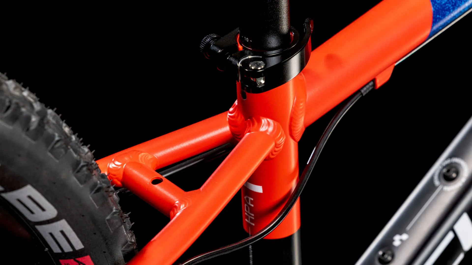 Cube Reaction 200 Pro black´n´blue´n´red 2026