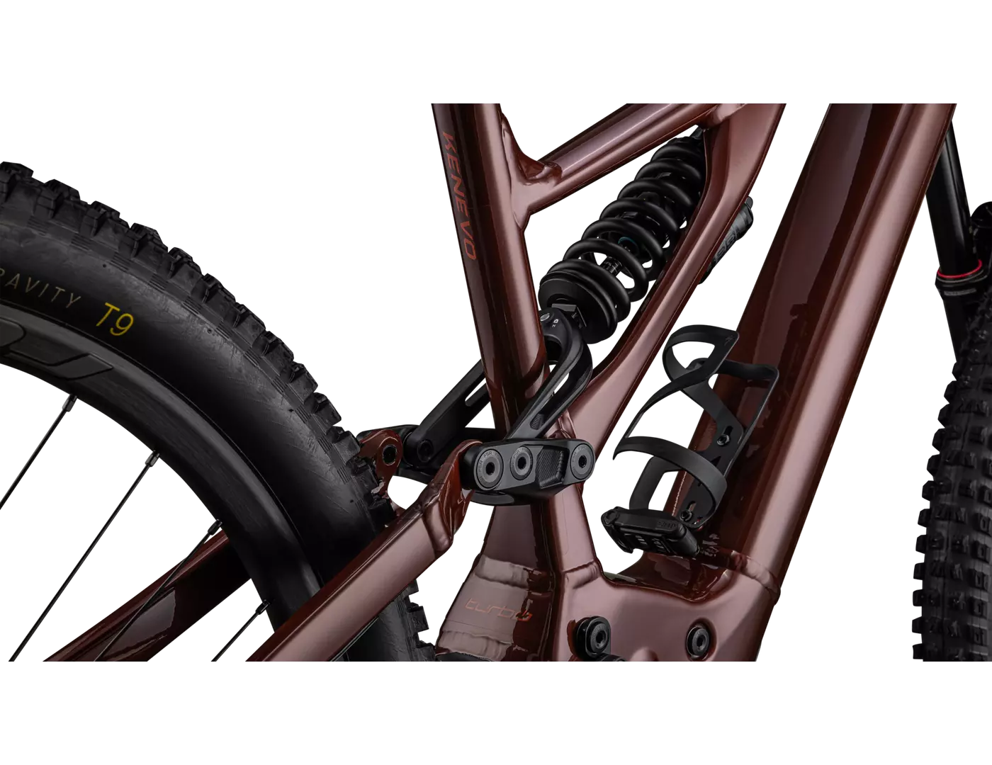 Specialized Turbo Kenevo E-Mountainbike Detail mit Hinterrad und Federung, ideal für Offroad-Abenteuer.