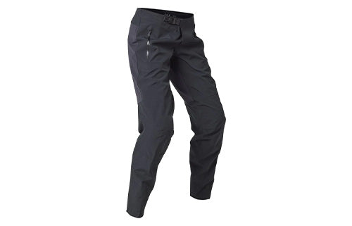 Schwarze Fahrradhose mit Taschen und Reißverschluss, schmal geschnitten, geeignet für Radsport.