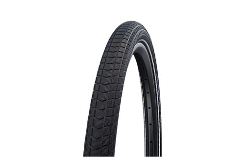 City-Trekking-Fahrradreifen, schwarzes Profil mit rechteckigem Muster, ideal für urbane Radfahrer, keine Marke erkennbar.