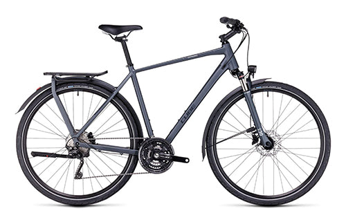 Trekkingbike mit Scheibenbremsen und Gepäckträger, ideal für längere Touren und Pendler.