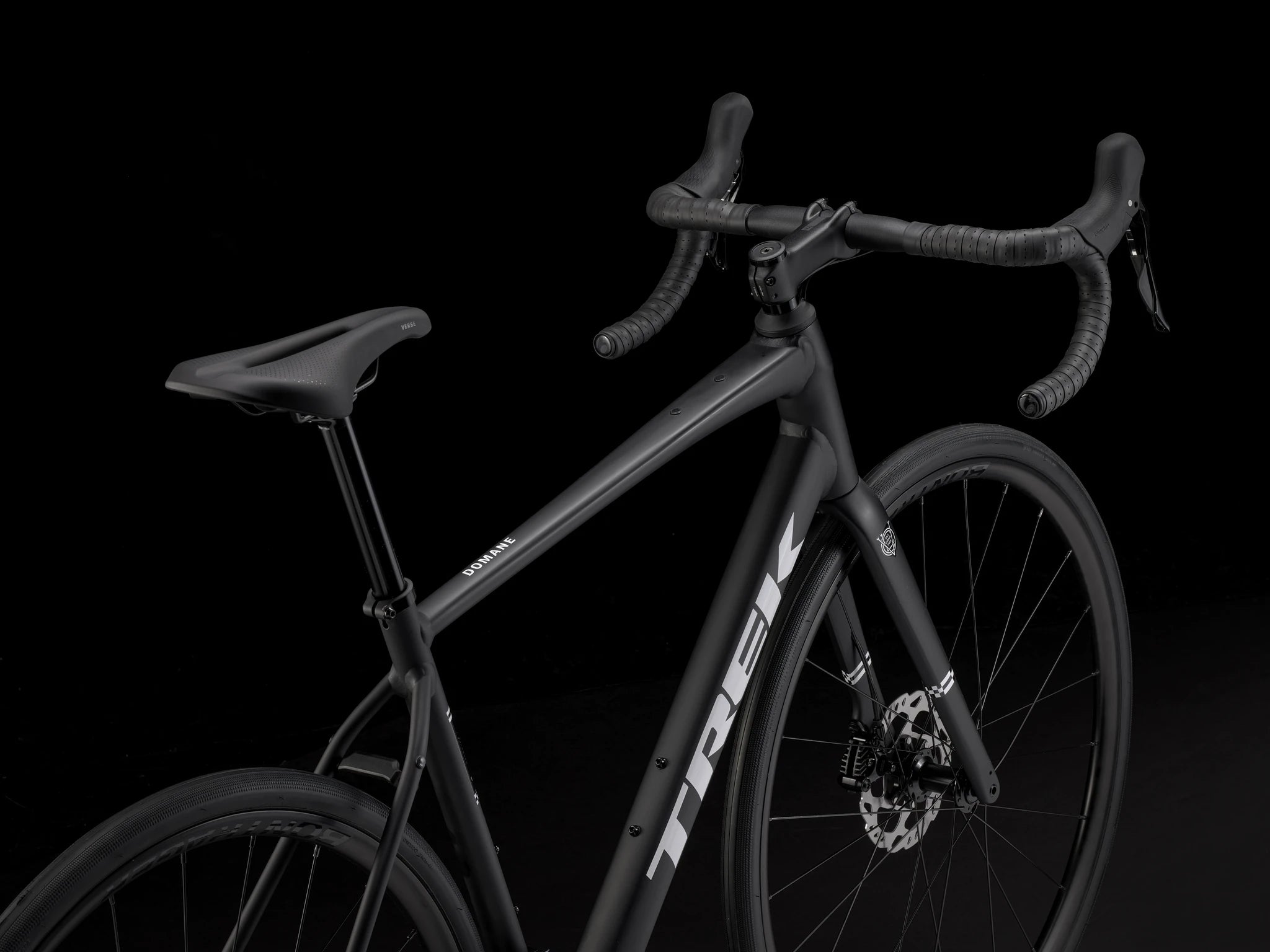 Trek Domane AL 5 Gen 4 Matte Trek Black 2025