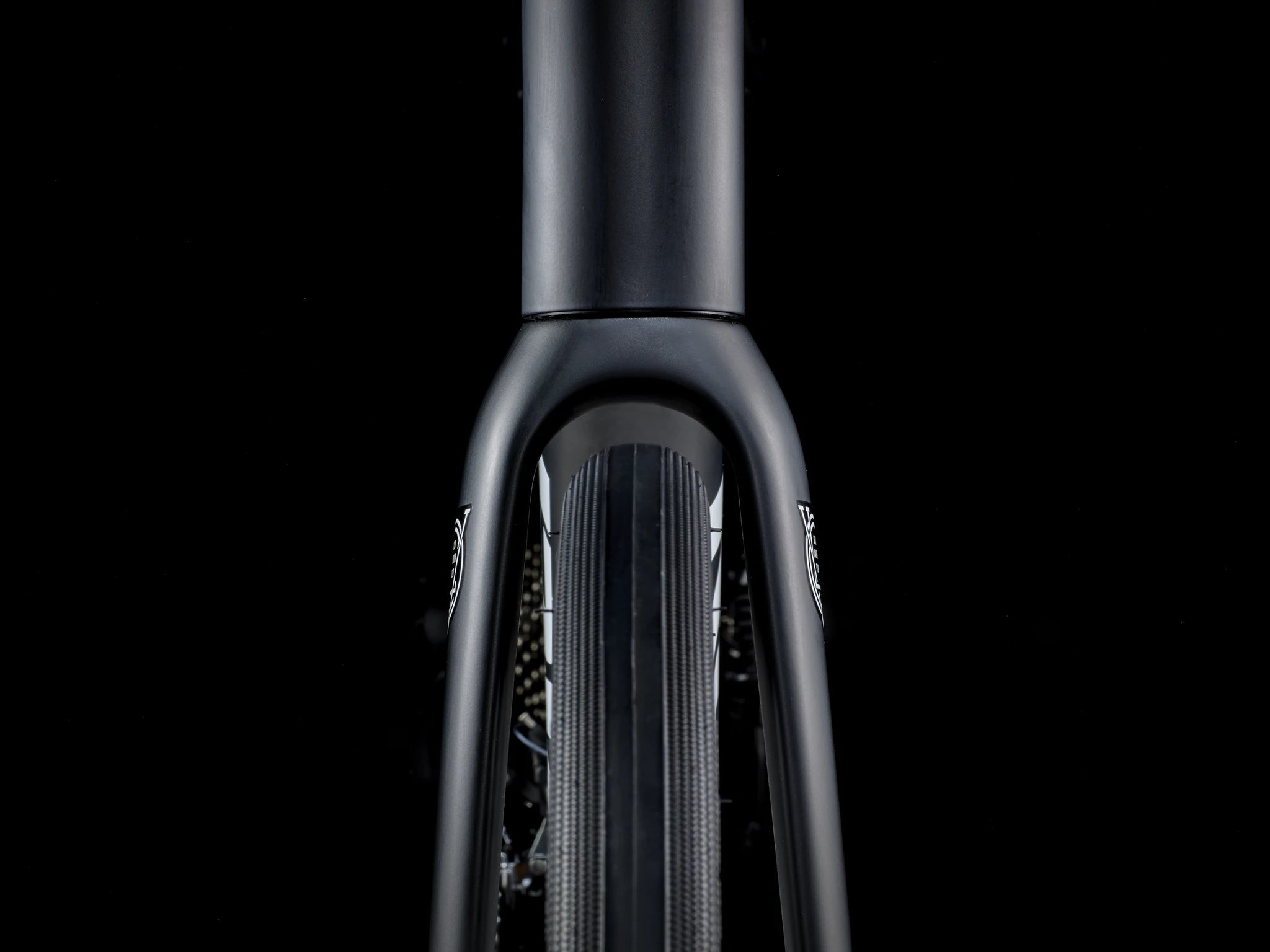 Trek Domane AL 5 Gen 4 Matte Trek Black 2025
