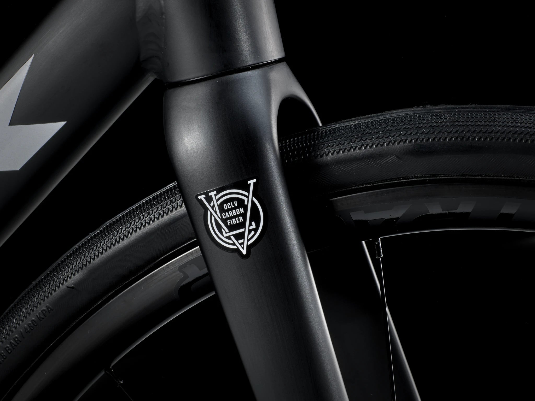 Trek Domane AL 5 Gen 4 Matte Trek Black 2025