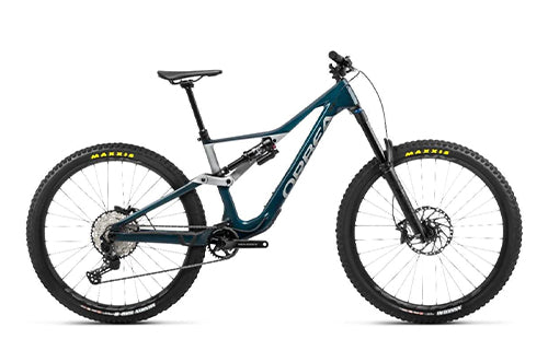 Mountainbike Orbea für Enduro, robustes Design, vollgefedert, geeignet für anspruchsvolle Gelände und Abenteuerfahrer.