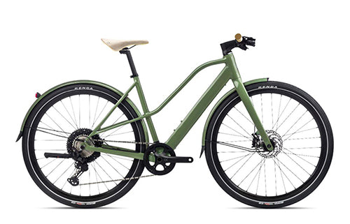 Grünes Orbea Vibe Fahrrad mit tiefem Einstieg, Scheibenbremsen und Kenda-Reifen, ideal für den urbanen Einsatz.