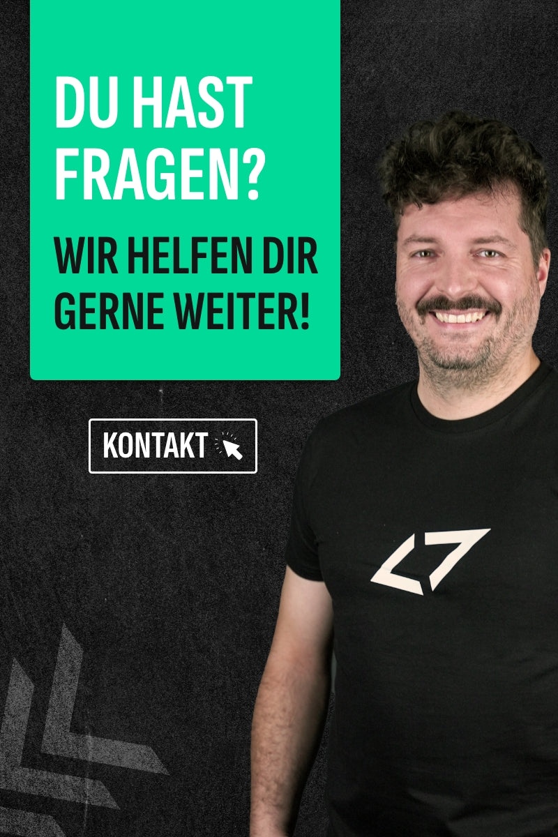 Mann in schwarzem T-Shirt mit Logo, daneben Textfeld: "Du hast Fragen? Wir helfen dir gerne weiter!" und Kontaktbutton.