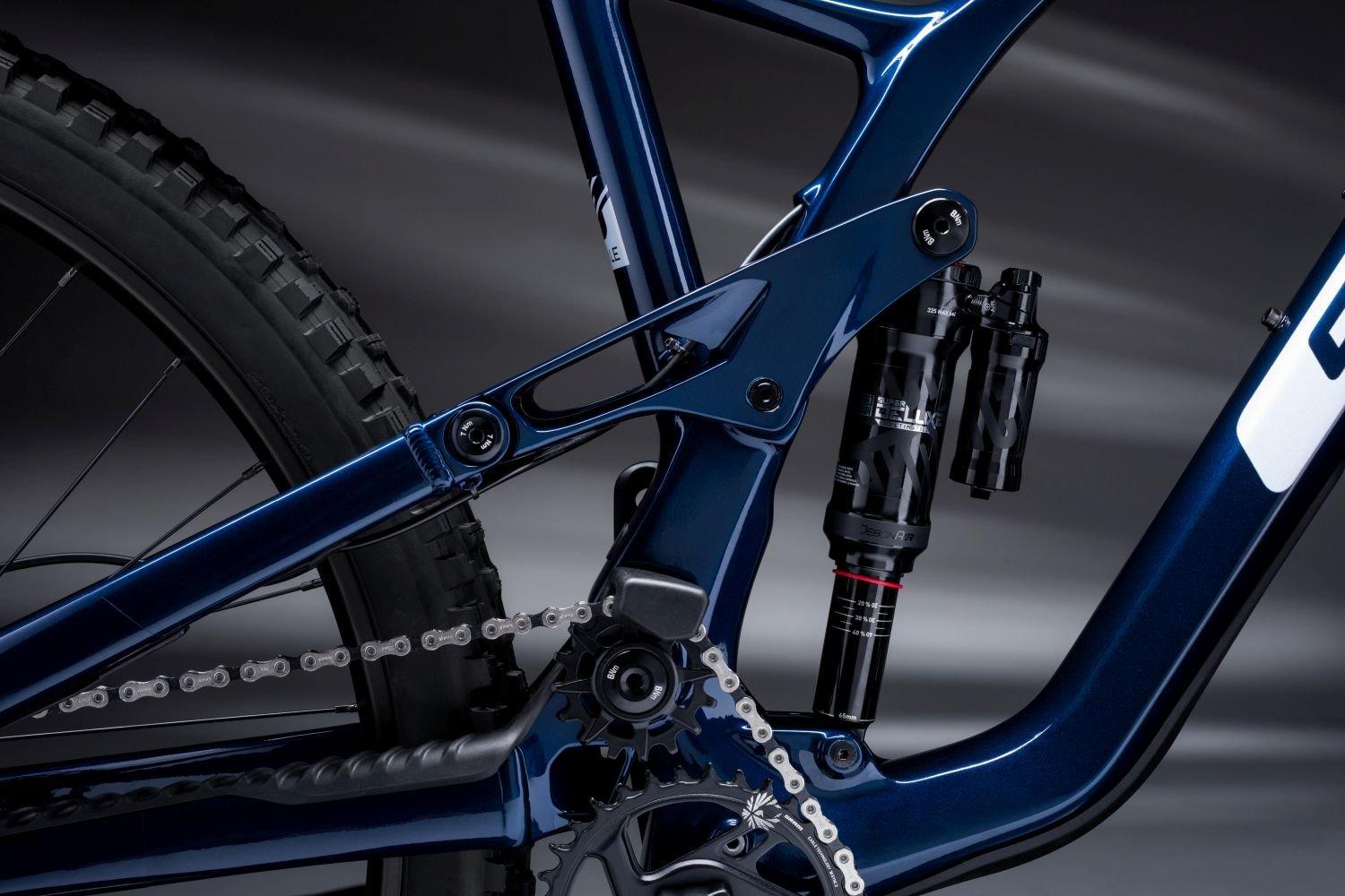 GT Bicycles Force Carbon Pro LE - Liquid-Life