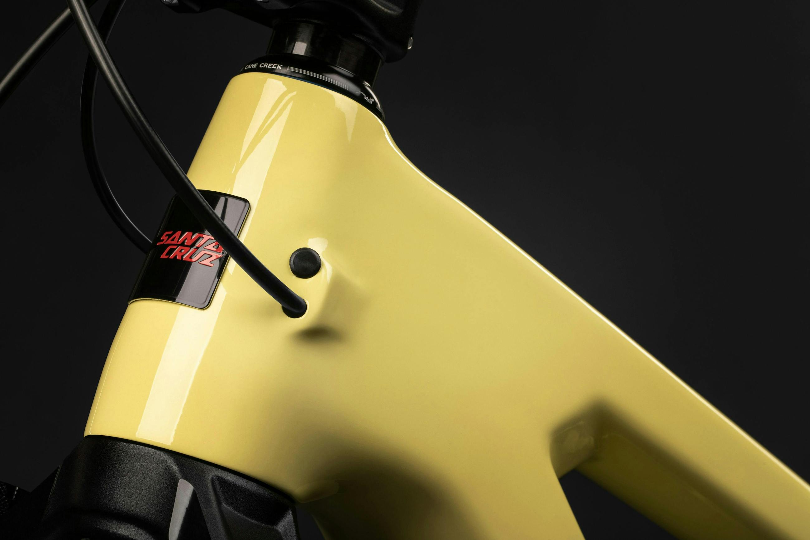 Santa Cruz Nomad 6 C | S Gloss Marigold Yellow