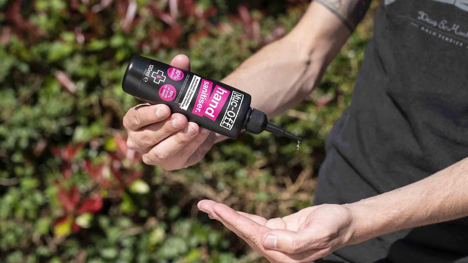 Muc Off Antibacterial Hand Sanitising Gel - Liquid-Life