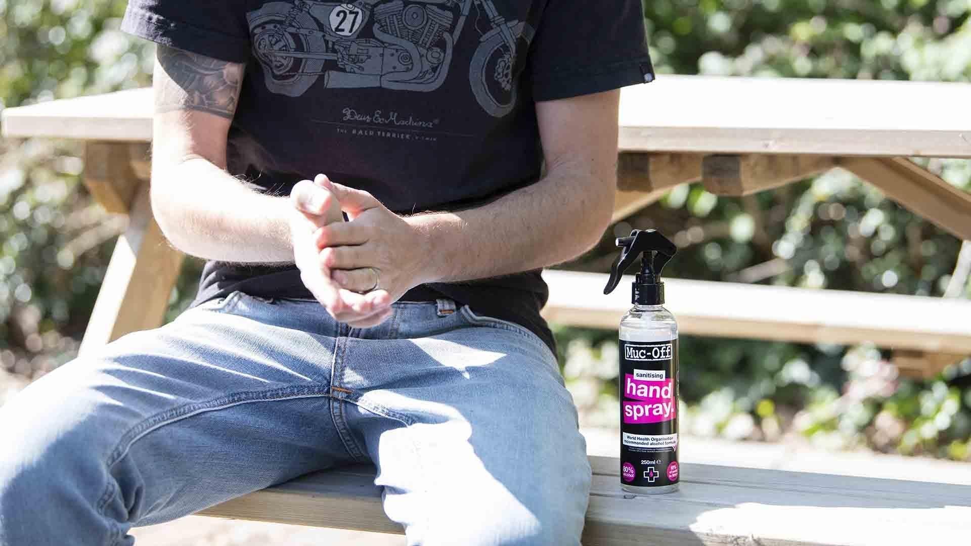 Muc Off Antibacterial Hand Sanitising Spray - Liquid-Life