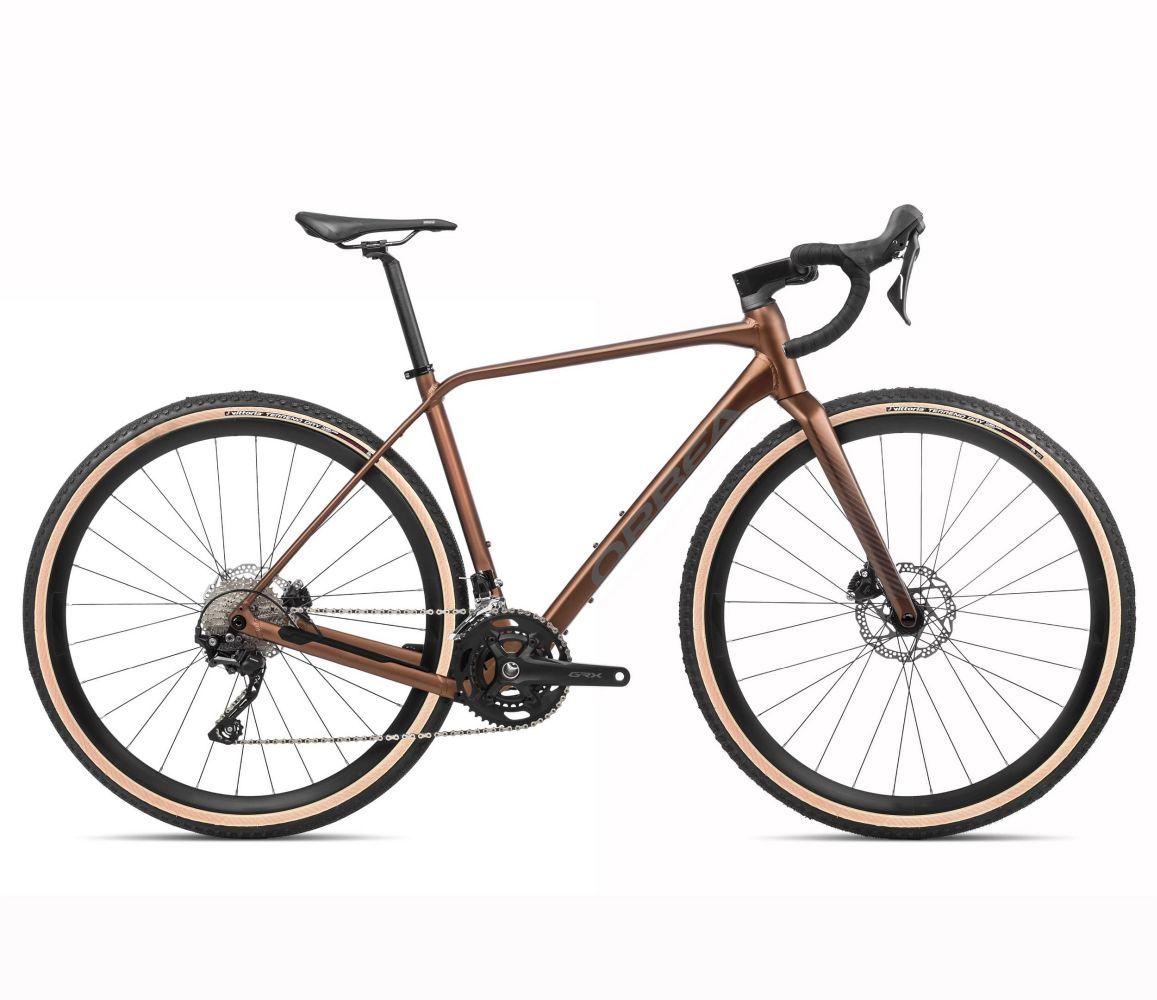 Orbea TERRA H40 2023: Vielseitiges Gravel Bike in Metallic Copper Matt