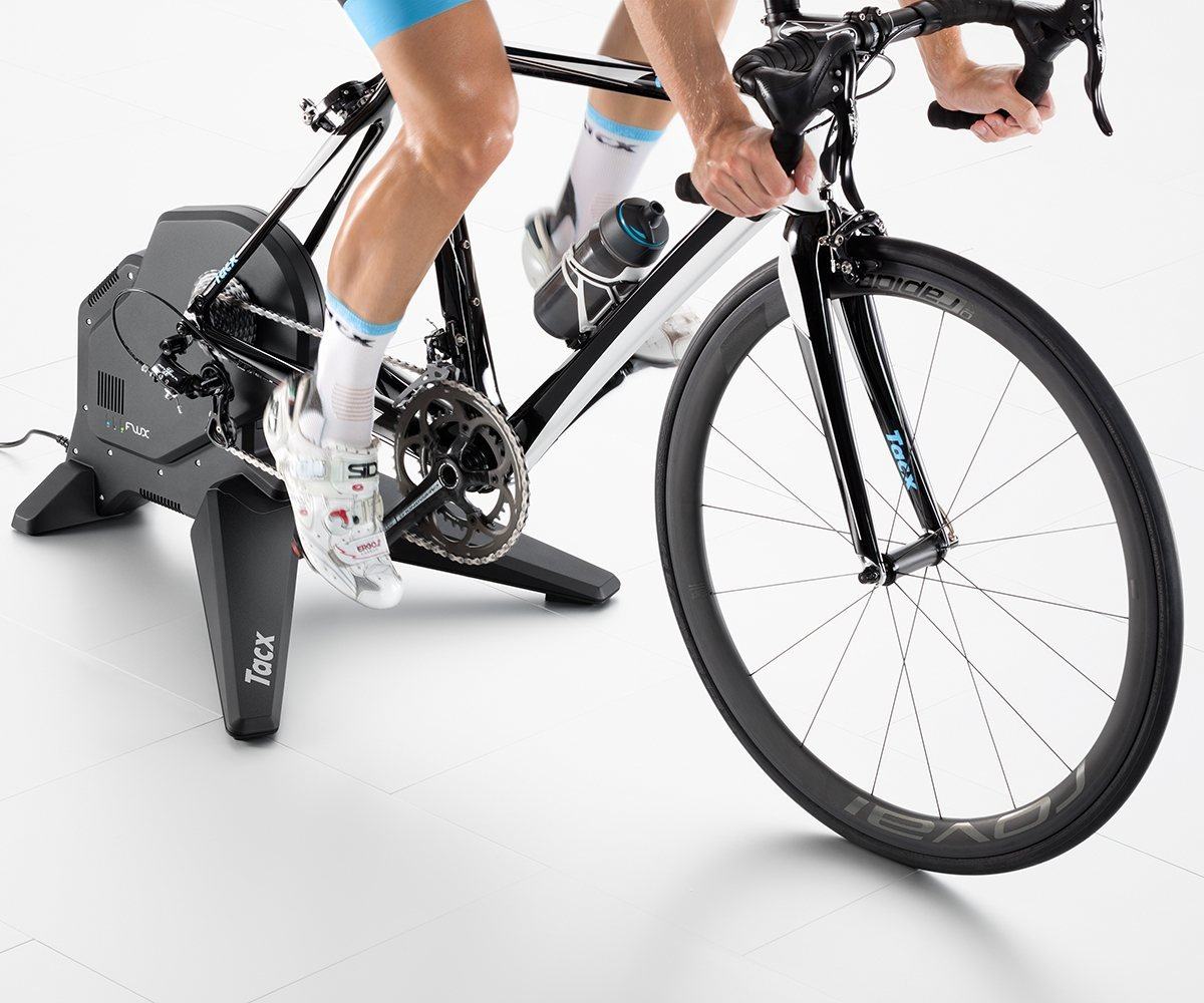 tacx rollentrainer für mountainbike Tacx FLUX Smart Trainer: Realistisches Fahrgefühl & 1500W Power