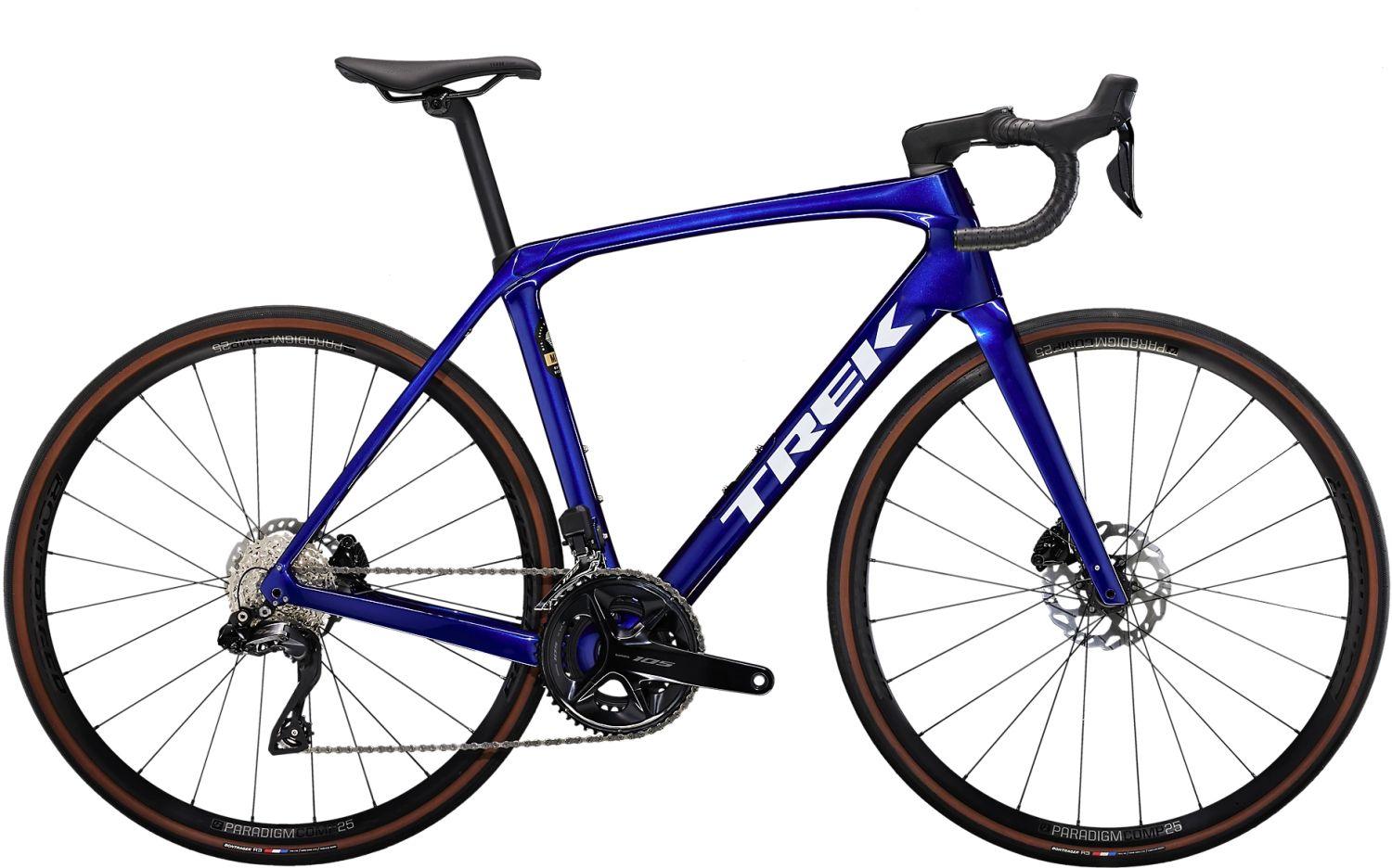 blaues rennrad Trek Domane SL 6 Gen 4 Blau