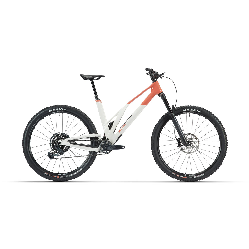 UNNO DASH Elite Living Coral - Eggwhite Trapez 2025