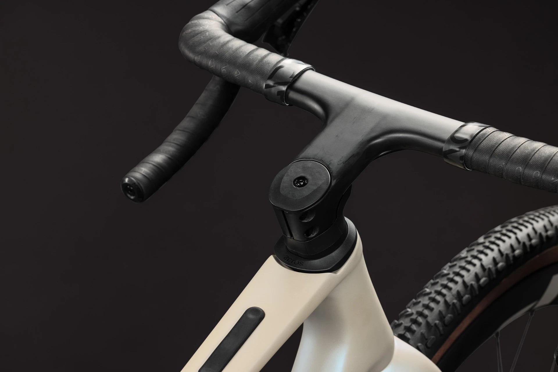 Cube Nuroad C:62 SLX glintsand´n´black 2027