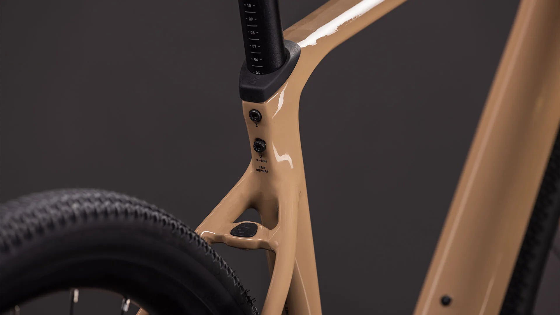 Cube Nuroad Race cappuccino´n´black 2026