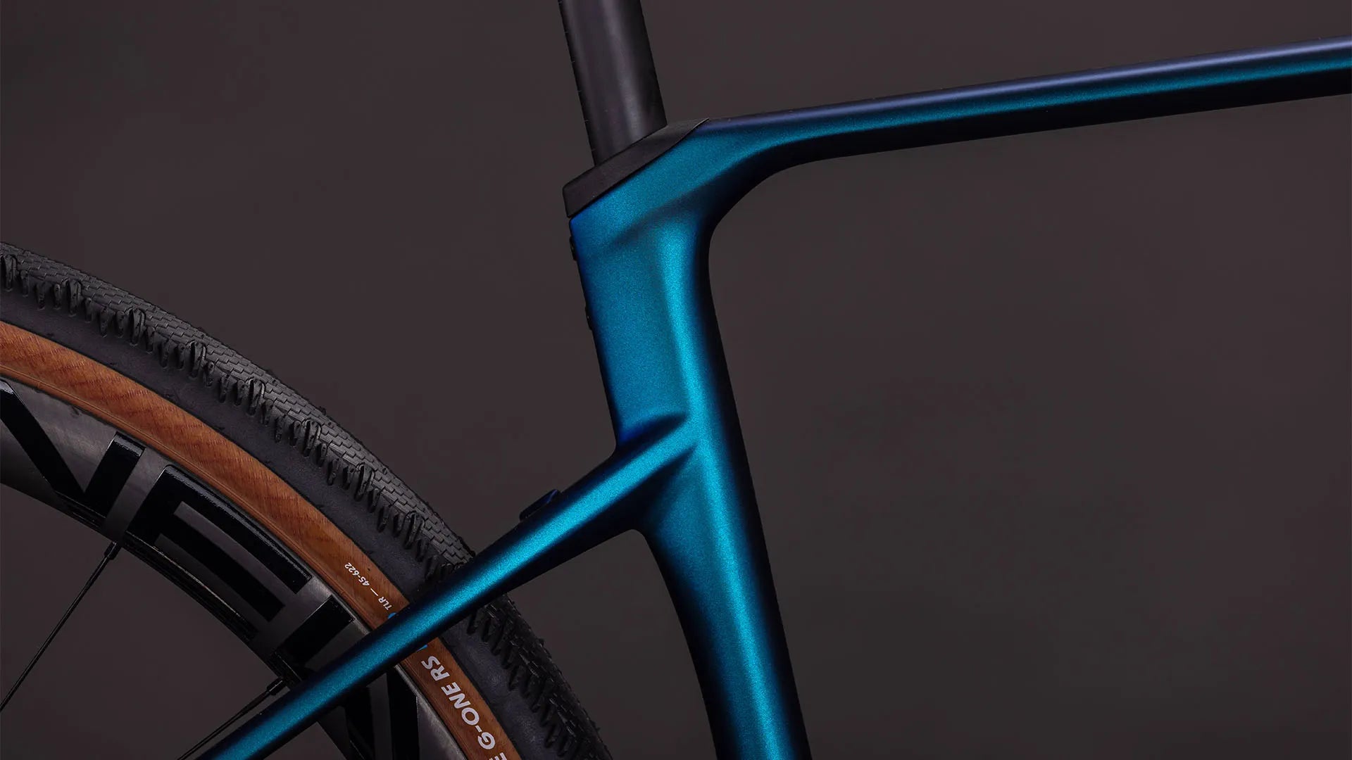 Cube Nuroad C:62 Race nebula´n´blue 2026
