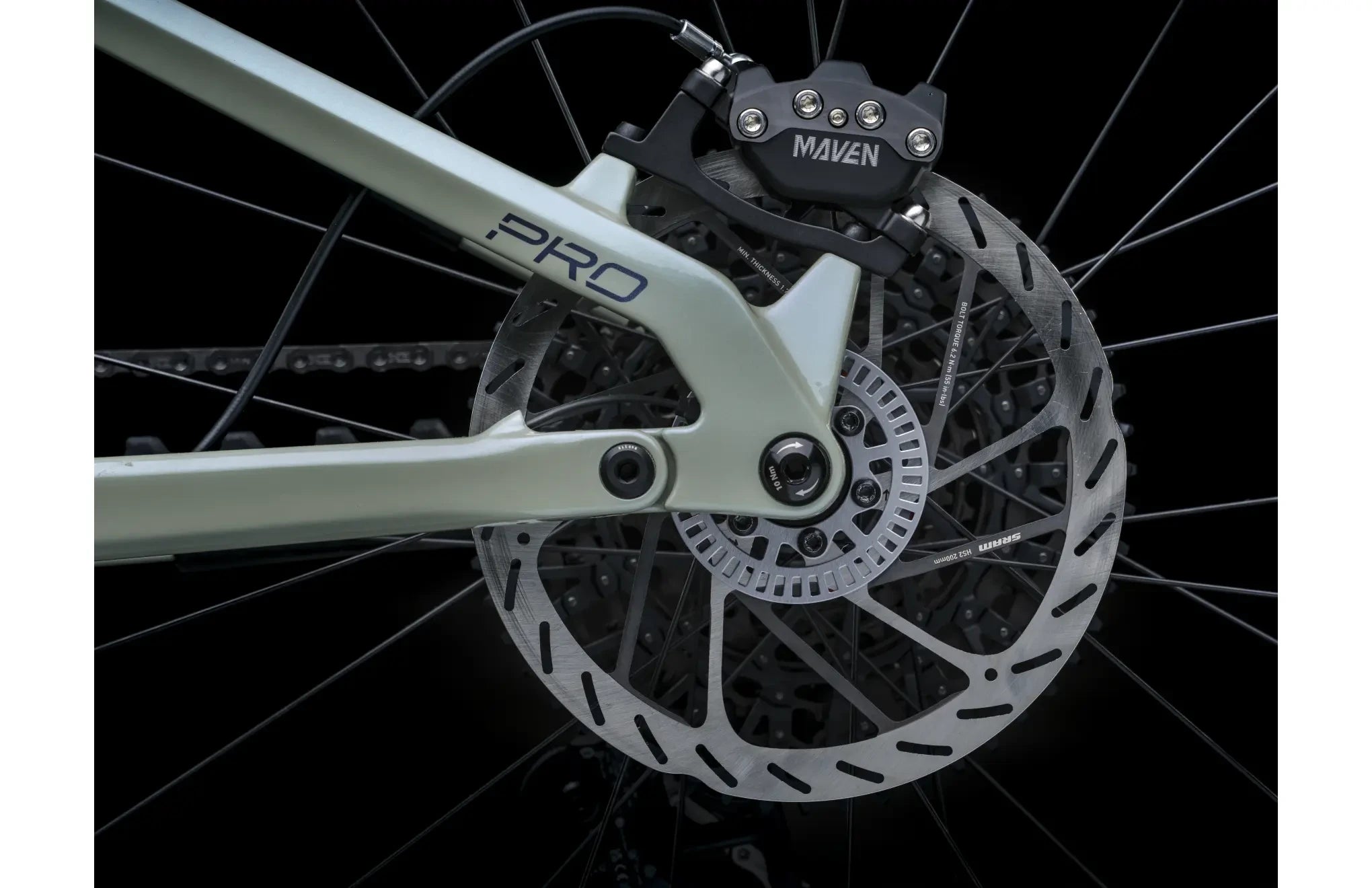 Crussis e-Full 12.11-PRO (800 Wh) silver/green 2026