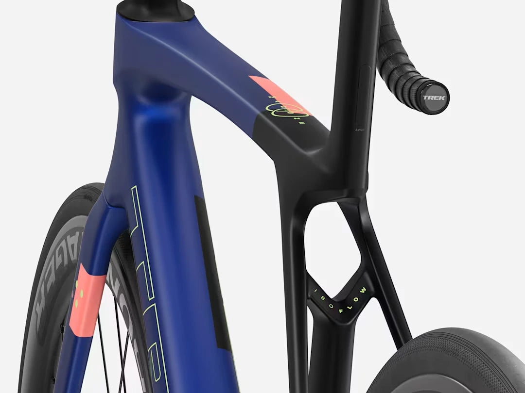 Trek Madone SL 6 AXS Gen 8 Blue/Black/Coral 2027