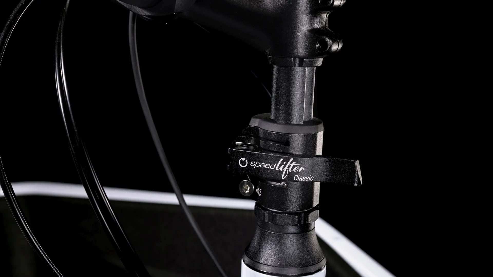 Cube Cargo Sp. Dual Hybrid 1000 white 2025