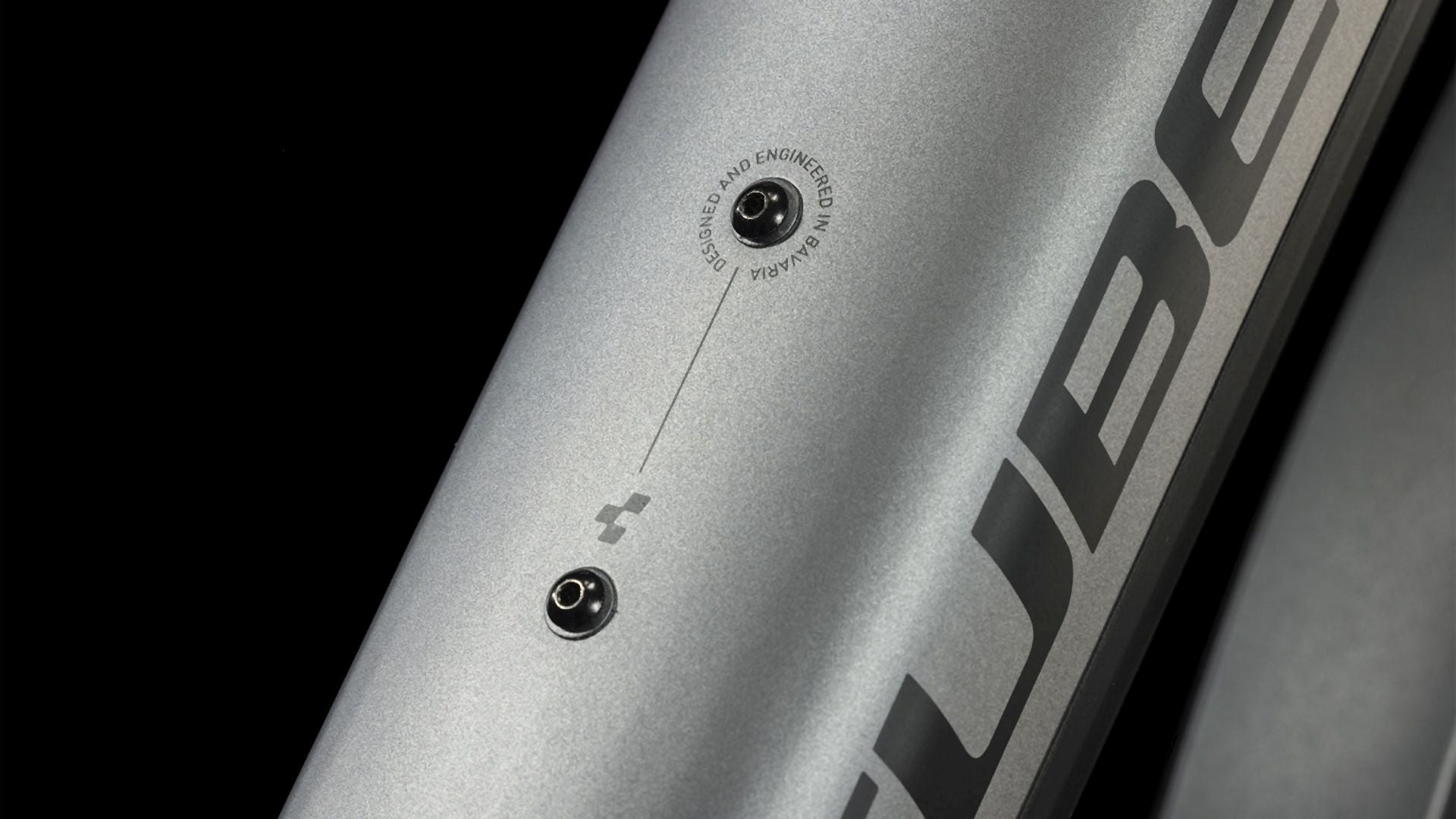 Cube Nuride Hybrid Performance 625 Allroad graphite´n´black