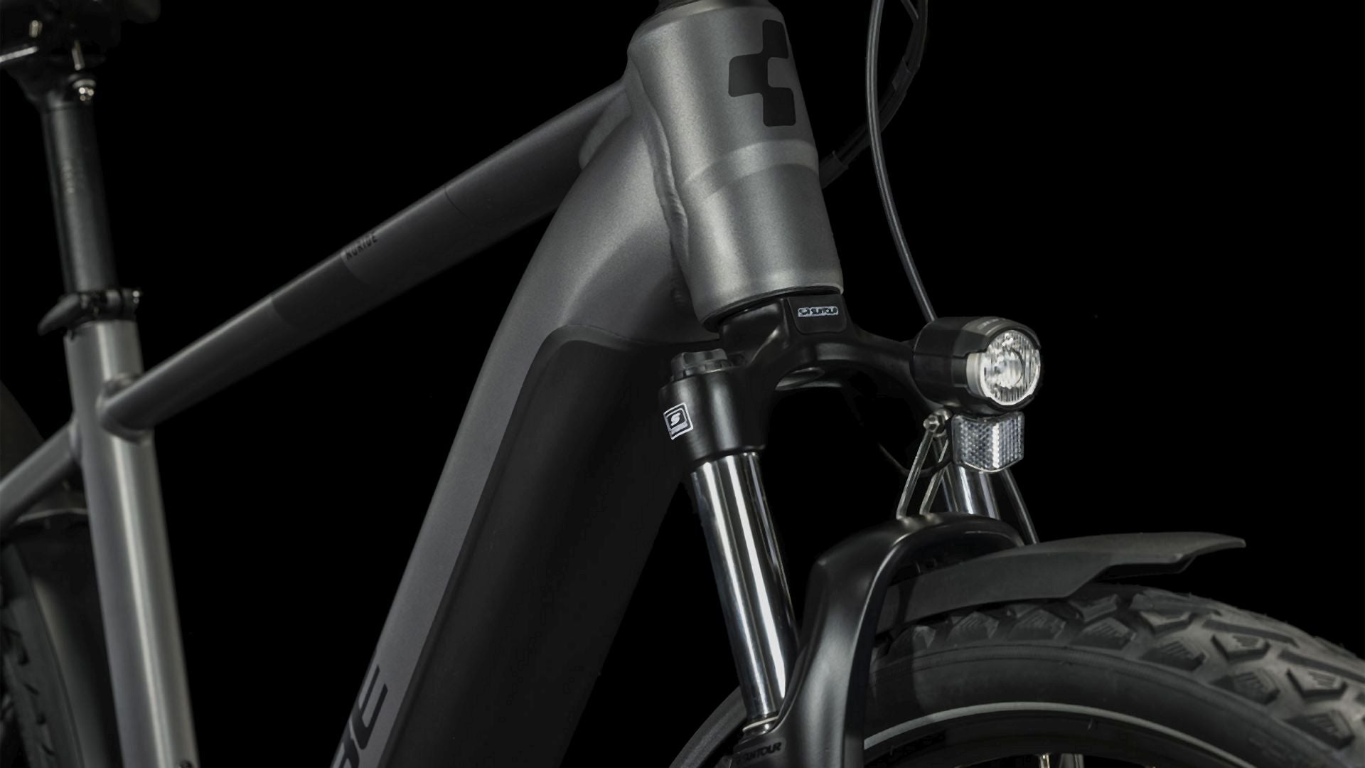Cube Nuride Hybrid Performance 625 Allroad graphite´n´black